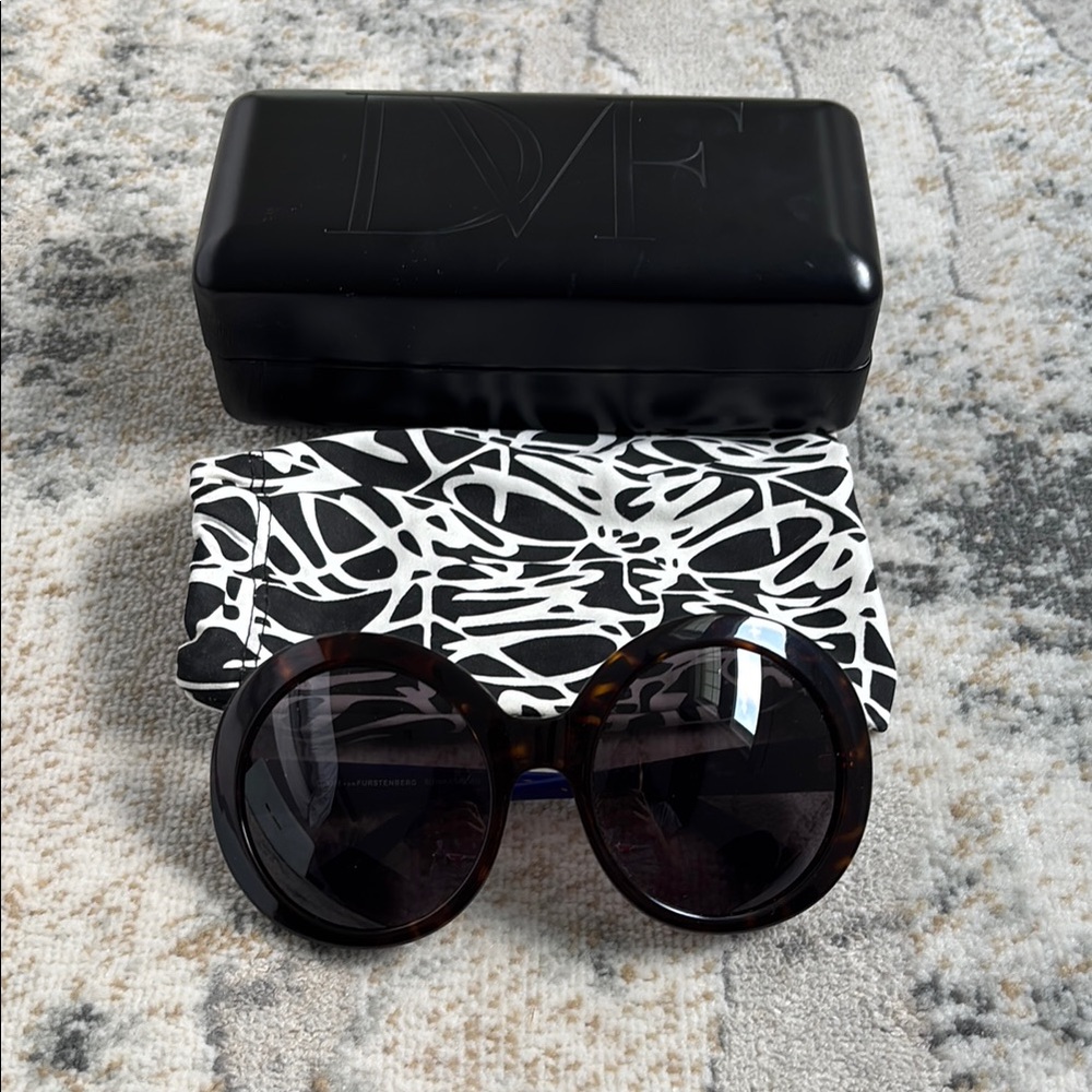 Diane Von Furstenberg Brown Sunglasses with Black and White Case